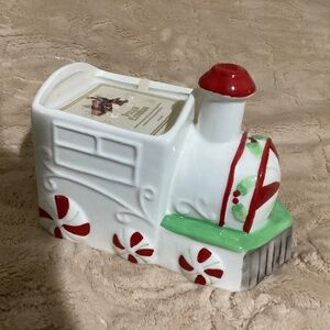 New DW Home Scented Polar Express Train Candle 18.8 oz